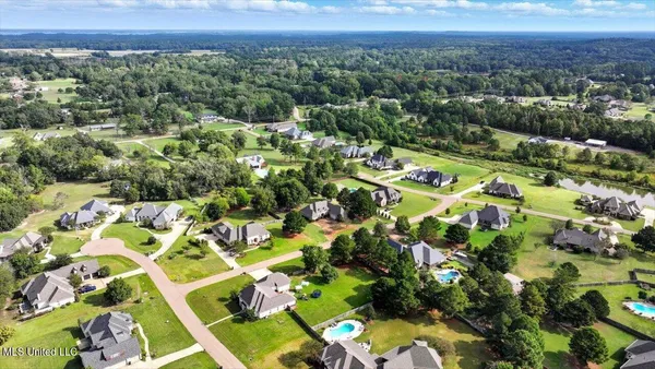 $699,900 | 202 Esplanade Drive, Brandon, MS 39047