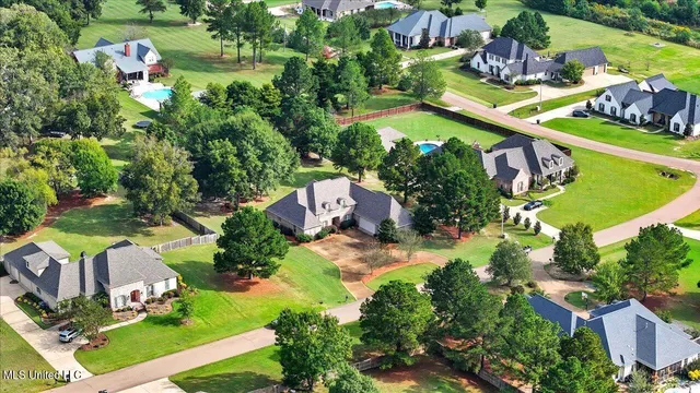 $699,900 | 202 Esplanade Drive, Brandon, MS 39047