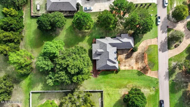 $699,900 | 202 Esplanade Drive, Brandon, MS 39047