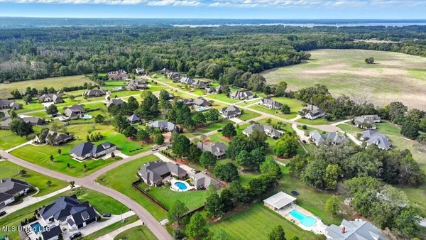 $699,900 | 202 Esplanade Drive, Brandon, MS 39047