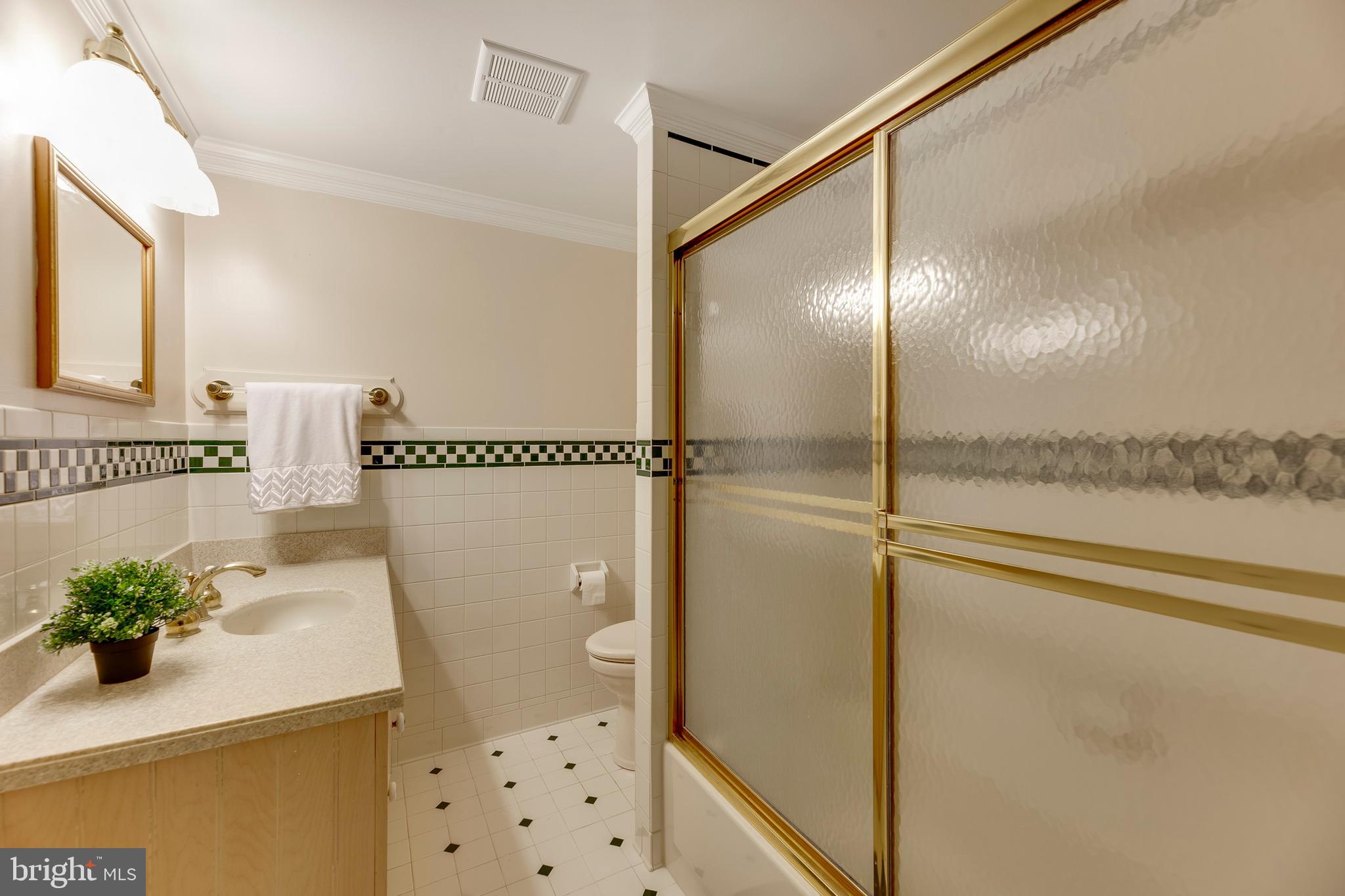 6401 Wainfleet Court Springfield, VA 22152 - Photo 31 of 42 Gallery Image 31