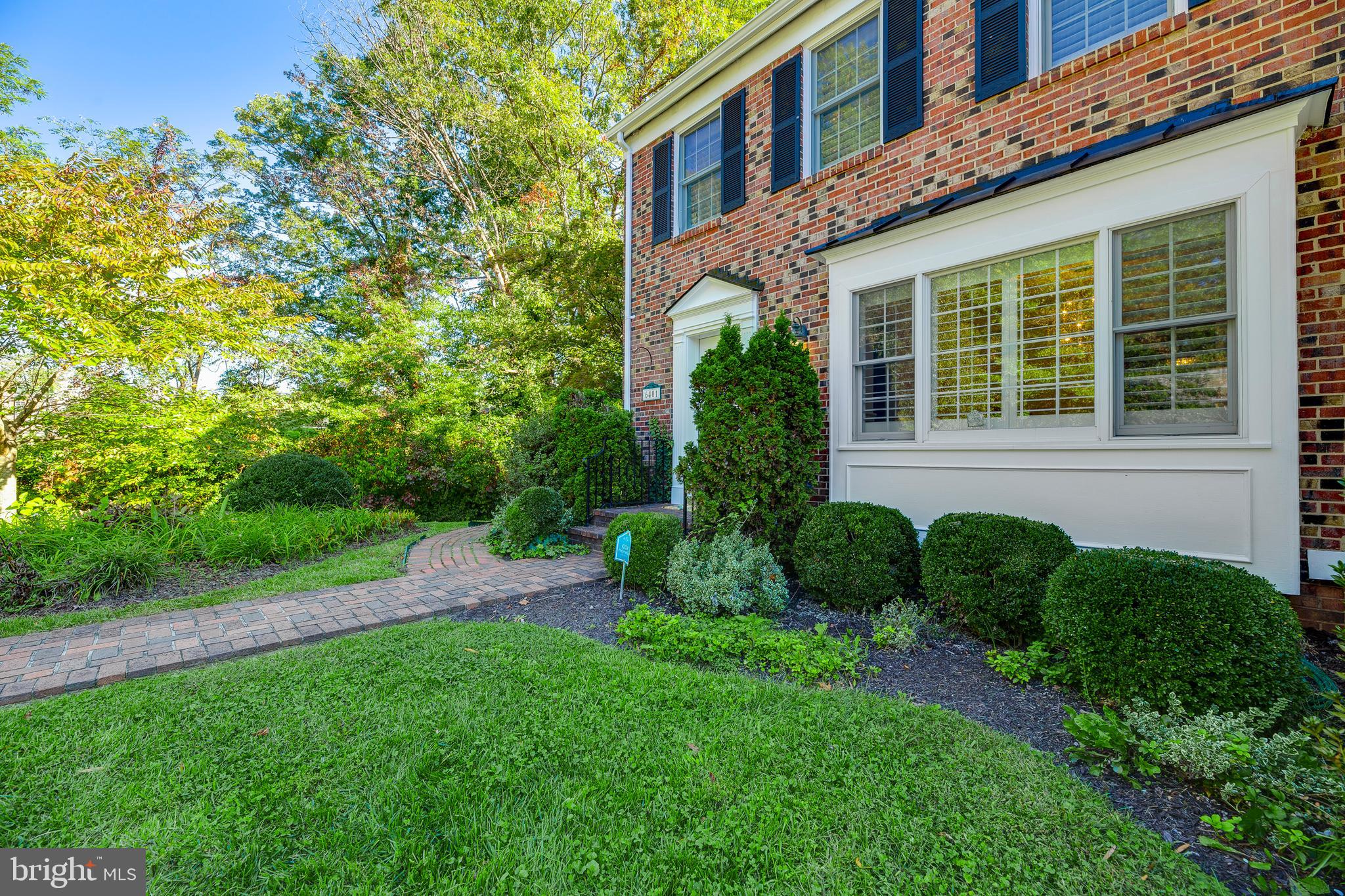 6401 Wainfleet Court Springfield, VA 22152 - Photo 5 of 42 Gallery Image 5