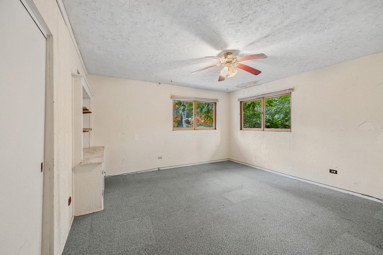 9041 Maple Avenue Burr Ridge, IL 60527 - Photo 5 of 17 Gallery Image 5