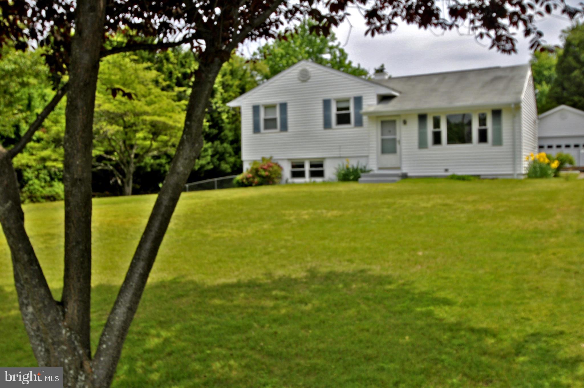 205 Holly Road Edgewater, MD 21037 - Photo 2 of 16 Exterior (Front)