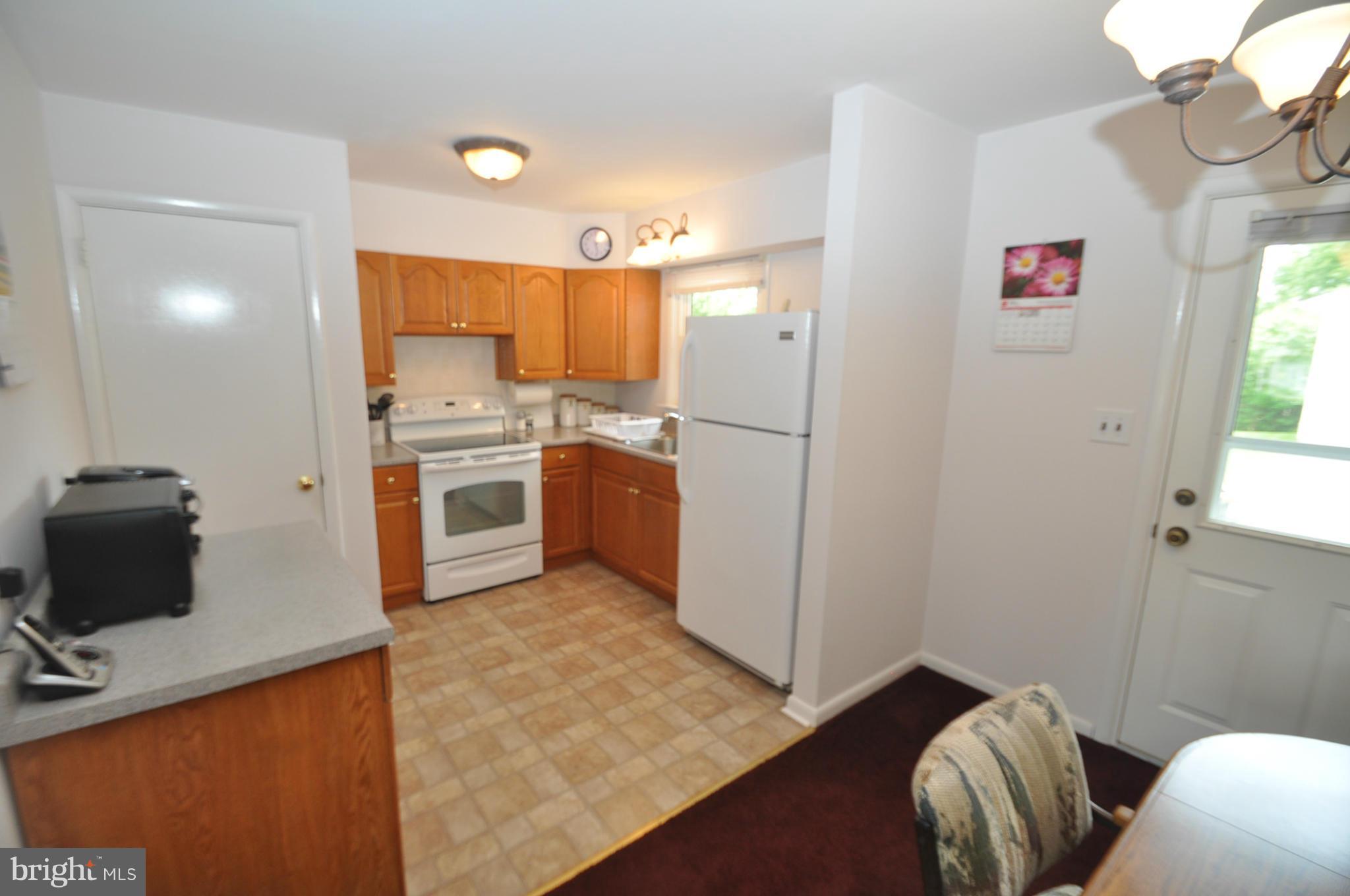 205 Holly Road Edgewater, MD 21037 - Photo 6 of 16 Kitchen