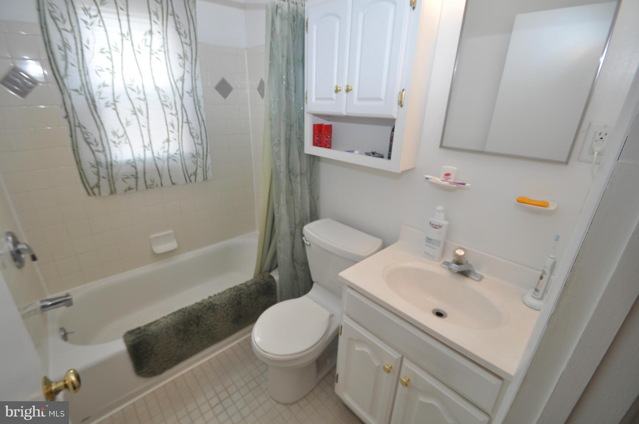 205 Holly Road Edgewater, MD 21037 - Photo 7 of 16 Bath