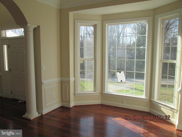 7322 Franklin Road Annandale, VA 22003 - Photo 3 of 3 Living Room