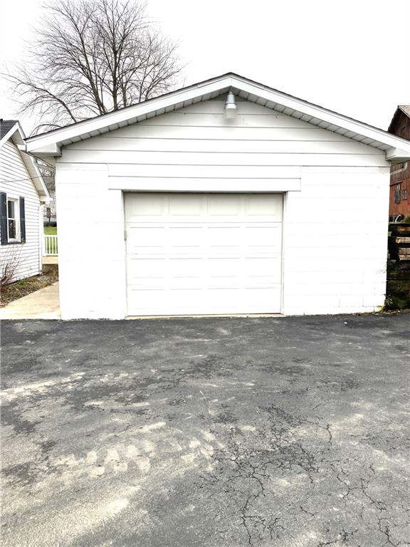 102 Savannah Gardner Road New Castle, PA 16101 - Photo 3 of 16 Gallery Image 3