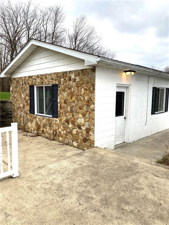 102 Savannah Gardner Road New Castle, PA 16101 - Photo 4 of 16 Gallery Image 4