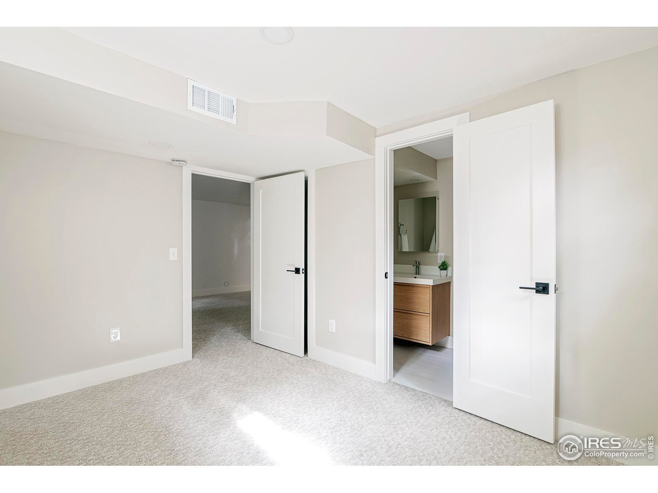 6978 Carter Trail Boulder, CO 80301 - Photo 34 of 39 a view of an empty room and window