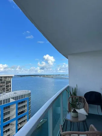 $3,000 | 2101 Brickell Avenue, Unit 2102, Miami, FL 33129