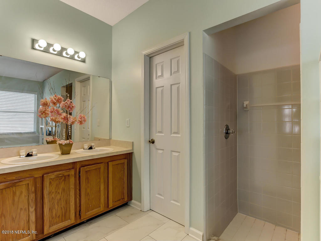 3827 Star Leaf Road Jacksonville, FL 32210 - Photo 33 of 50 MBR Double Vanity