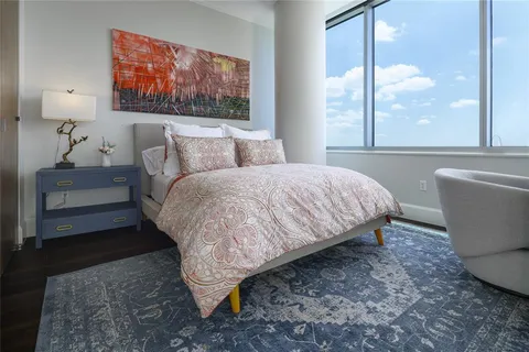 $2,499,000 | 2200 Victory Avenue, Unit 2207, Dallas, TX 75202