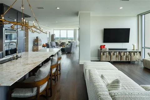 $2,499,000 | 2200 Victory Avenue, Unit 2207, Dallas, TX 75202