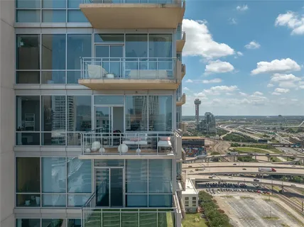 $2,499,000 | 2200 Victory Avenue, Unit 2207, Dallas, TX 75202