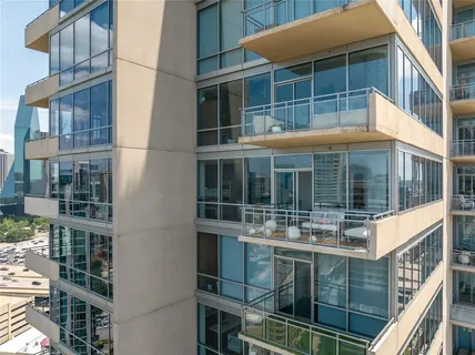 $2,499,000 | 2200 Victory Avenue, Unit 2207, Dallas, TX 75202