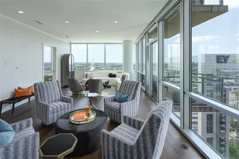 $2,499,000 | 2200 Victory Avenue, Unit 2207, Dallas, TX 75202