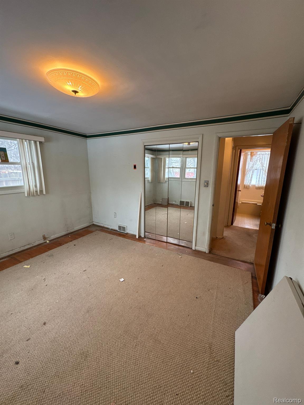 22182 Berg Road Southfield, MI 48033 - Photo 5 of 27 Gallery Image 5