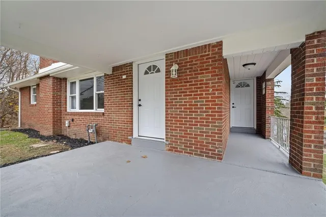 $179,000 | 727 Scenery Drive, Elizabeth, PA 15037