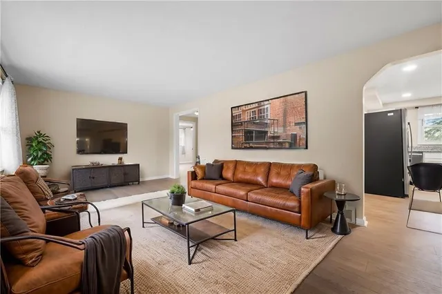 $179,000 | 727 Scenery Drive, Elizabeth, PA 15037