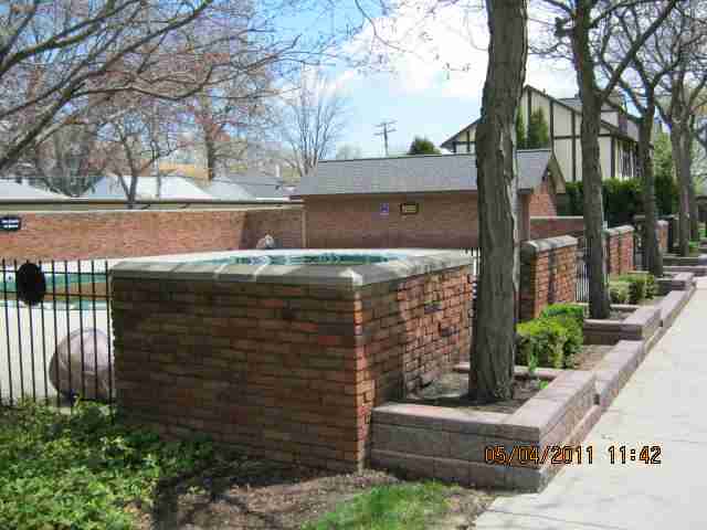 1750 Vernier Road, Unit 14 Grosse Pointe, MI 48236 - Photo 16 of 17 31039797-15.JPG