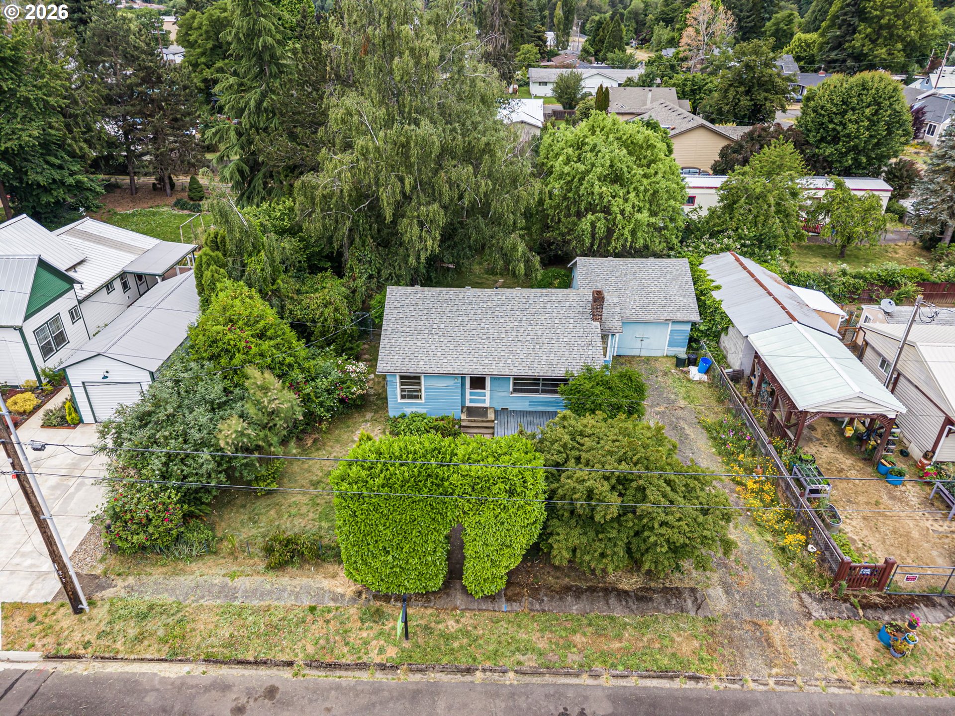 415 Date Street Drain, OR 97435 - Photo 4 of 48