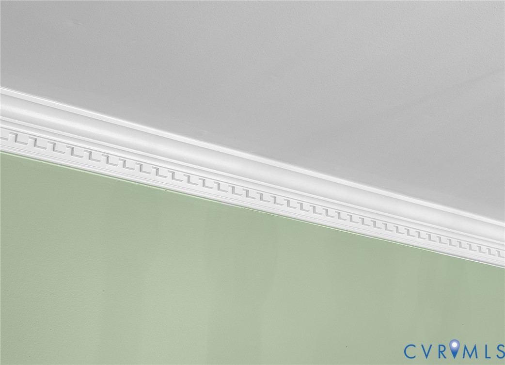 15010 Walnut Bend Road Midlothian, VA 23112 - Photo 16 of 35 a close view of a bathtub in a balcony