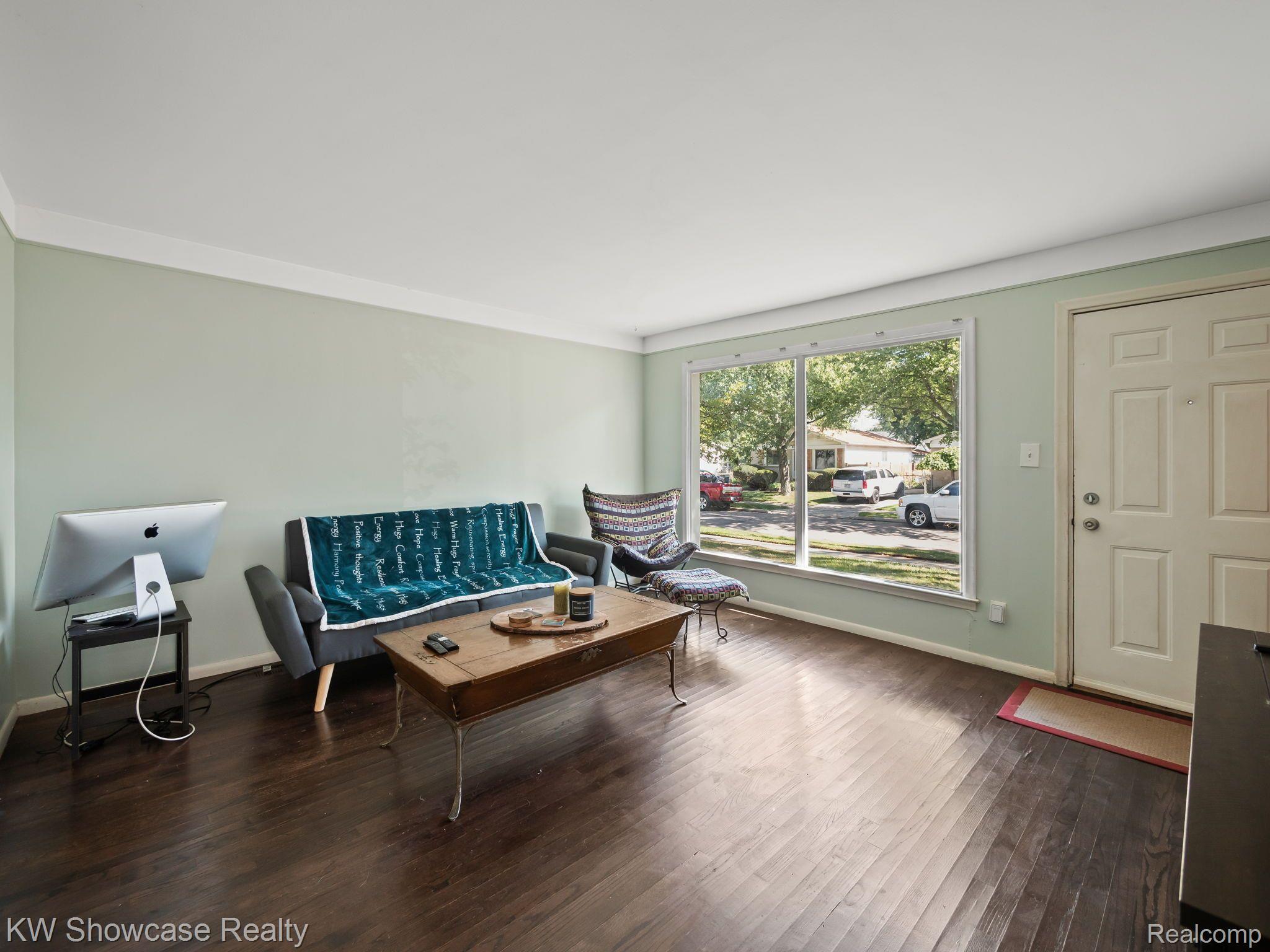 2921 Inman Street Ferndale, MI 48220 - Photo 8 of 25 Spacious Living Room