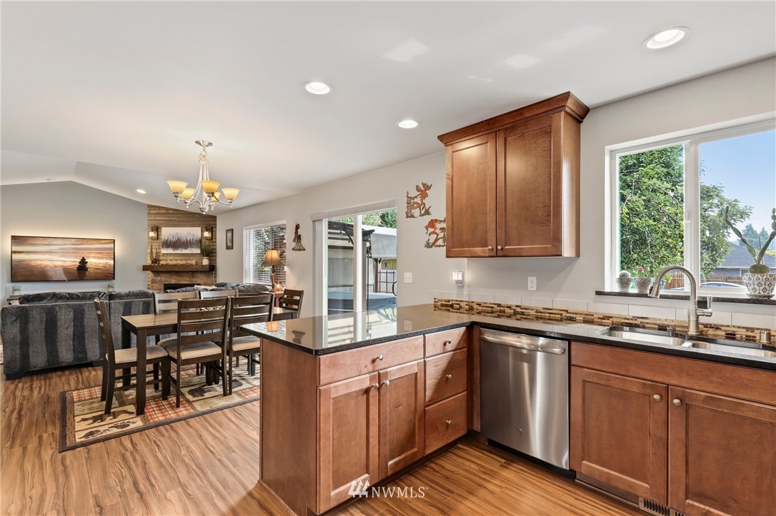 654 Sylvan Way Bremerton, WA 98310 - Photo 13 of 27 Gallery Image 13