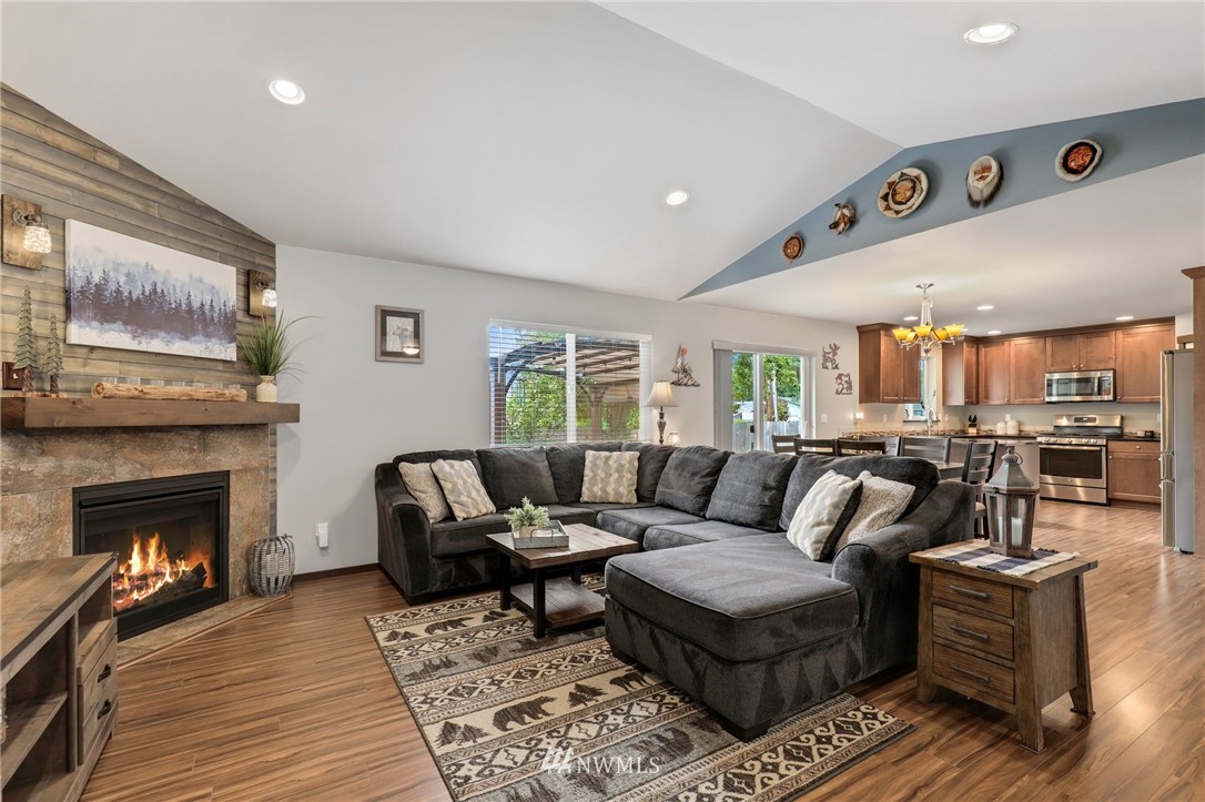 654 Sylvan Way Bremerton, WA 98310 - Photo 6 of 27 Gallery Image 6