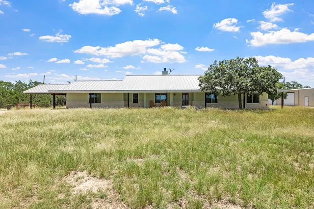 $795,000 | 110 Live Oak Lane, Kerrville, TX 78028