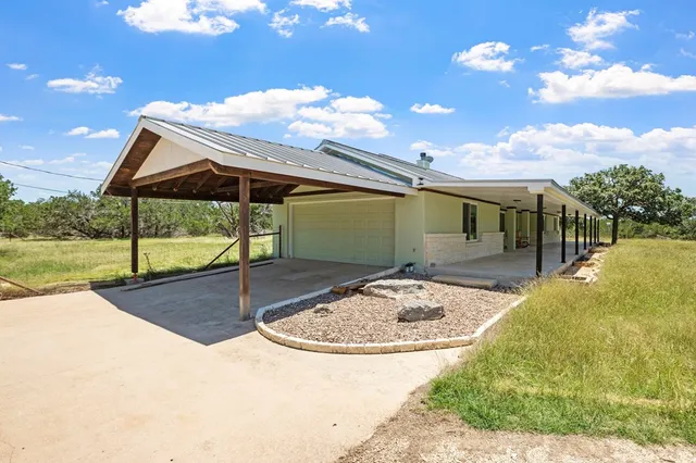 $795,000 | 110 Live Oak Lane, Kerrville, TX 78028