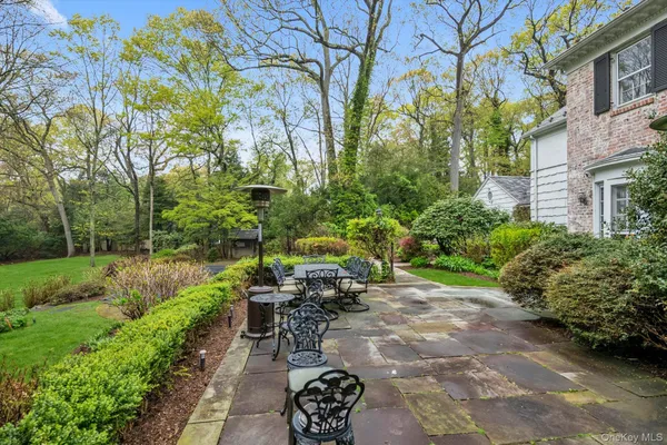 $15,000 | 10 Hidden Pond, Glen Head, NY 11545