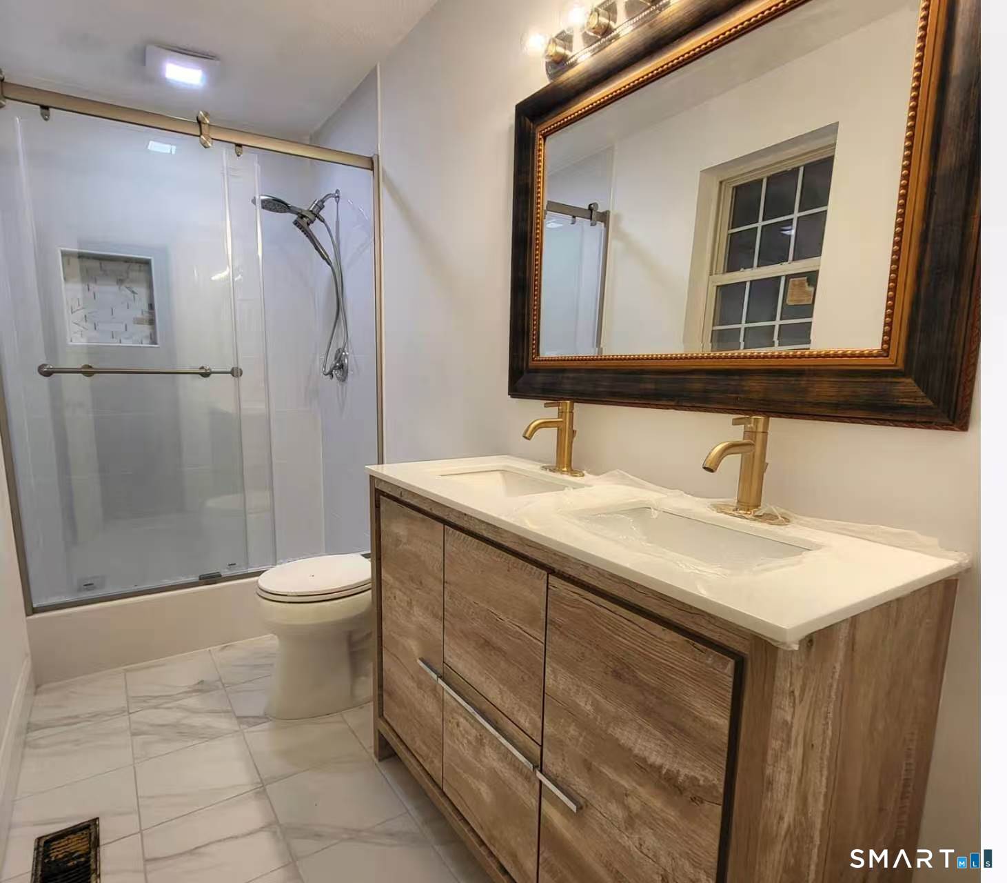 374 Stevenson Road New Haven, CT 06515 - Photo 12 of 14