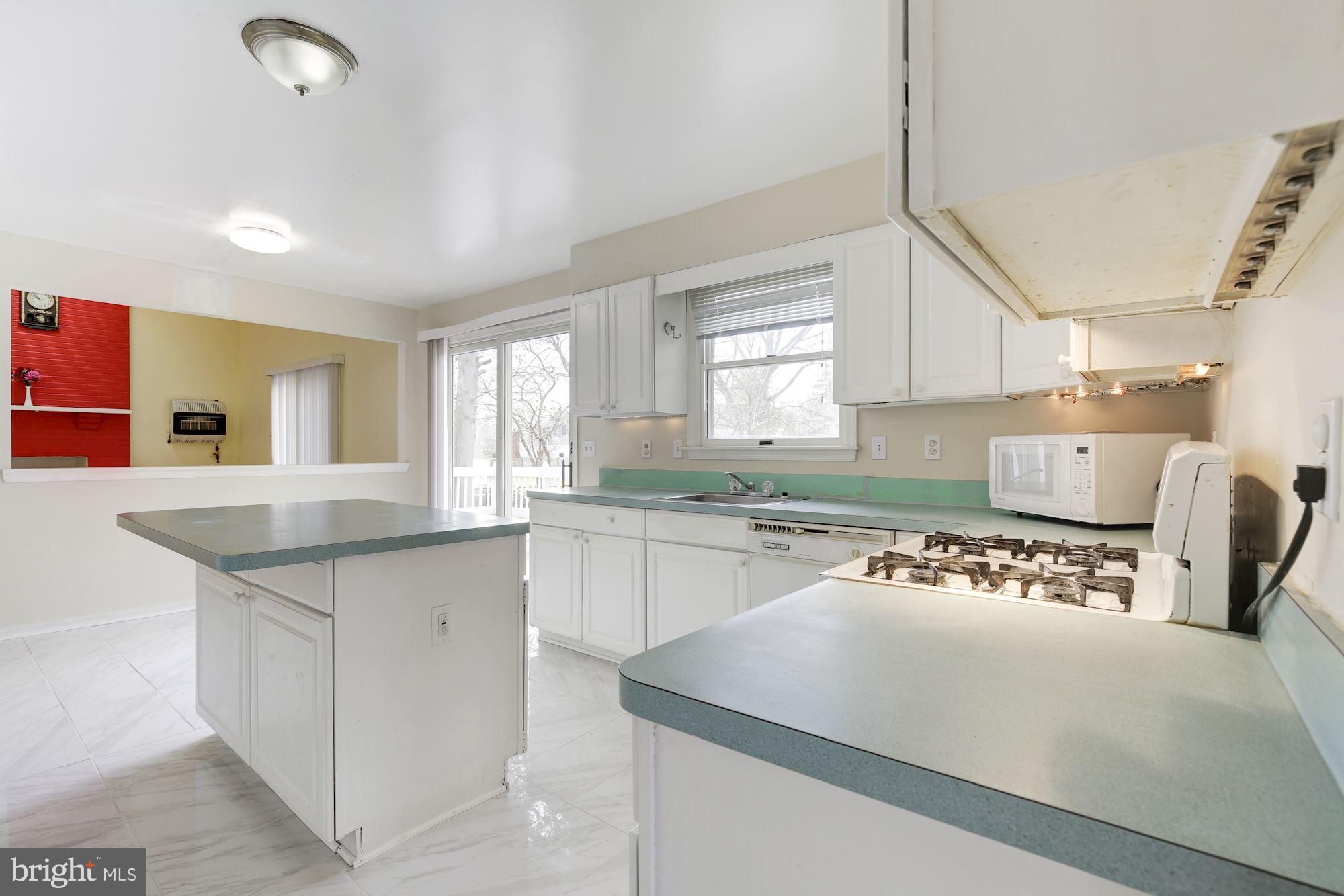 2925 Fairland Road Silver Spring, MD 20904 - Photo 22 of 60 gas stove