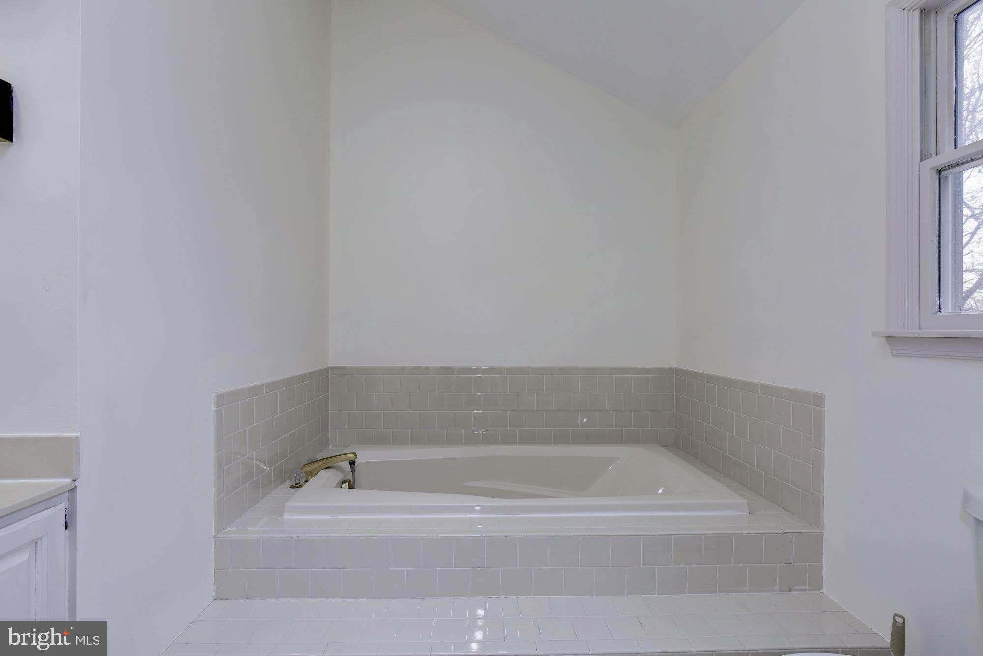 2925 Fairland Road Silver Spring, MD 20904 - Photo 34 of 60 Full Bath