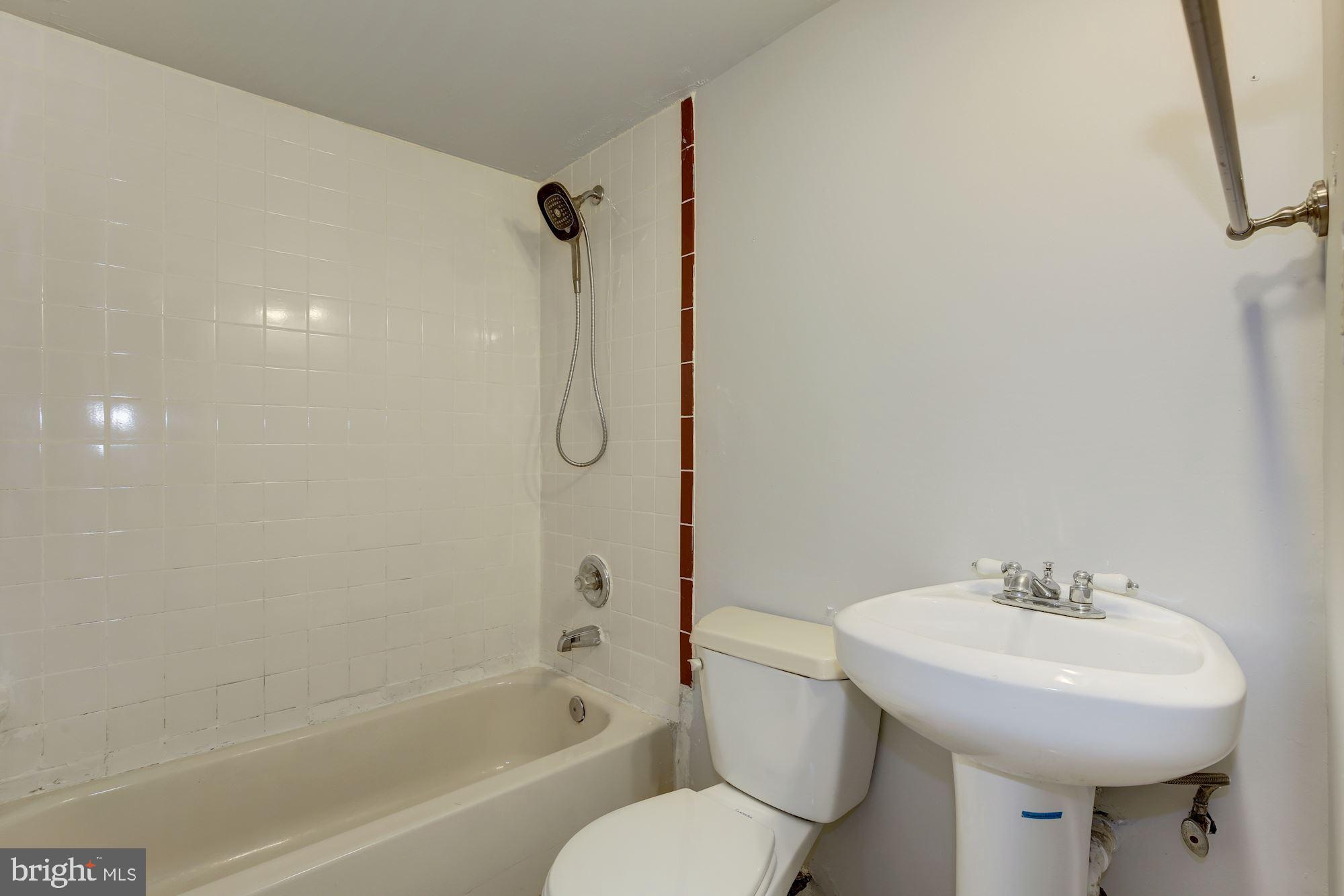 2925 Fairland Road Silver Spring, MD 20904 - Photo 49 of 60 3d full bath