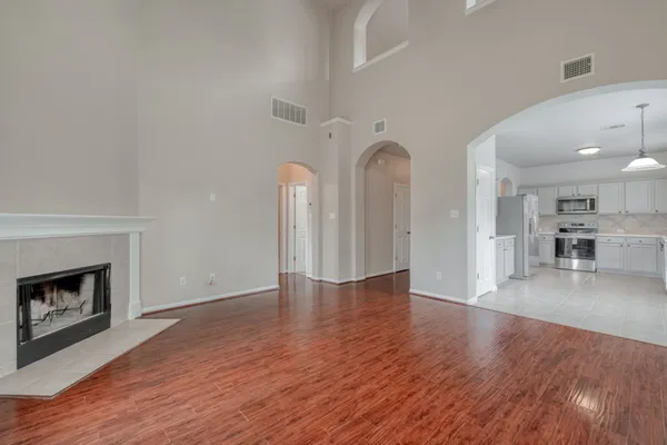$2,100 | 211 Hanstrom Drive, Hutto, TX 78634