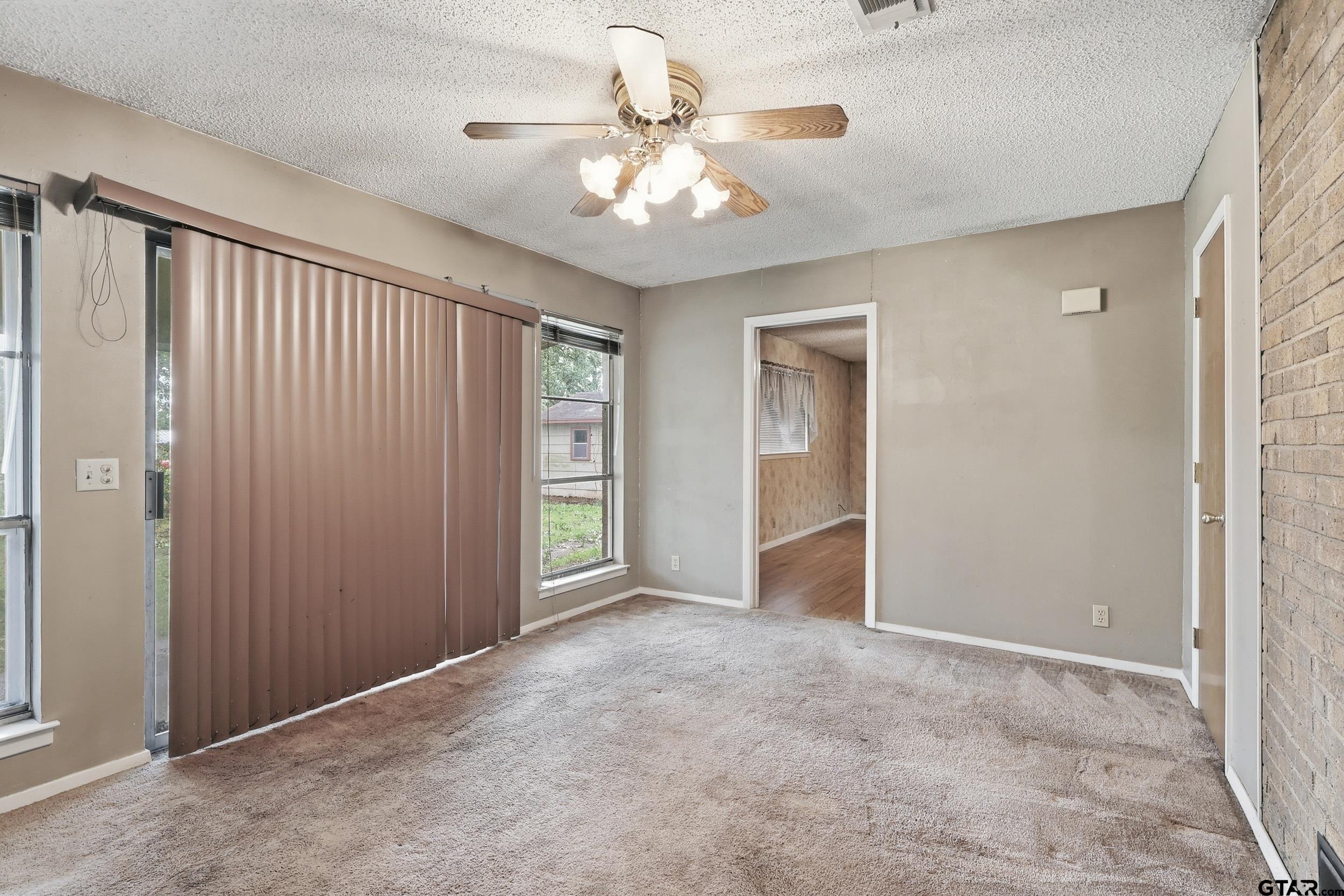 135 46th Street Southwest Paris, TX 75460 - Photo 23 of 39