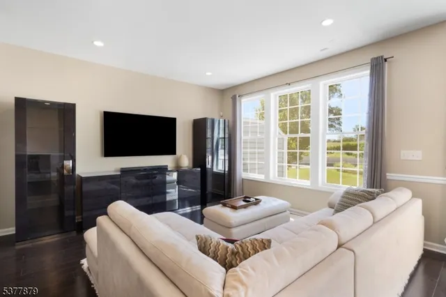 $1,095,000 | 16 Lee Drive, Morristown, NJ 07960