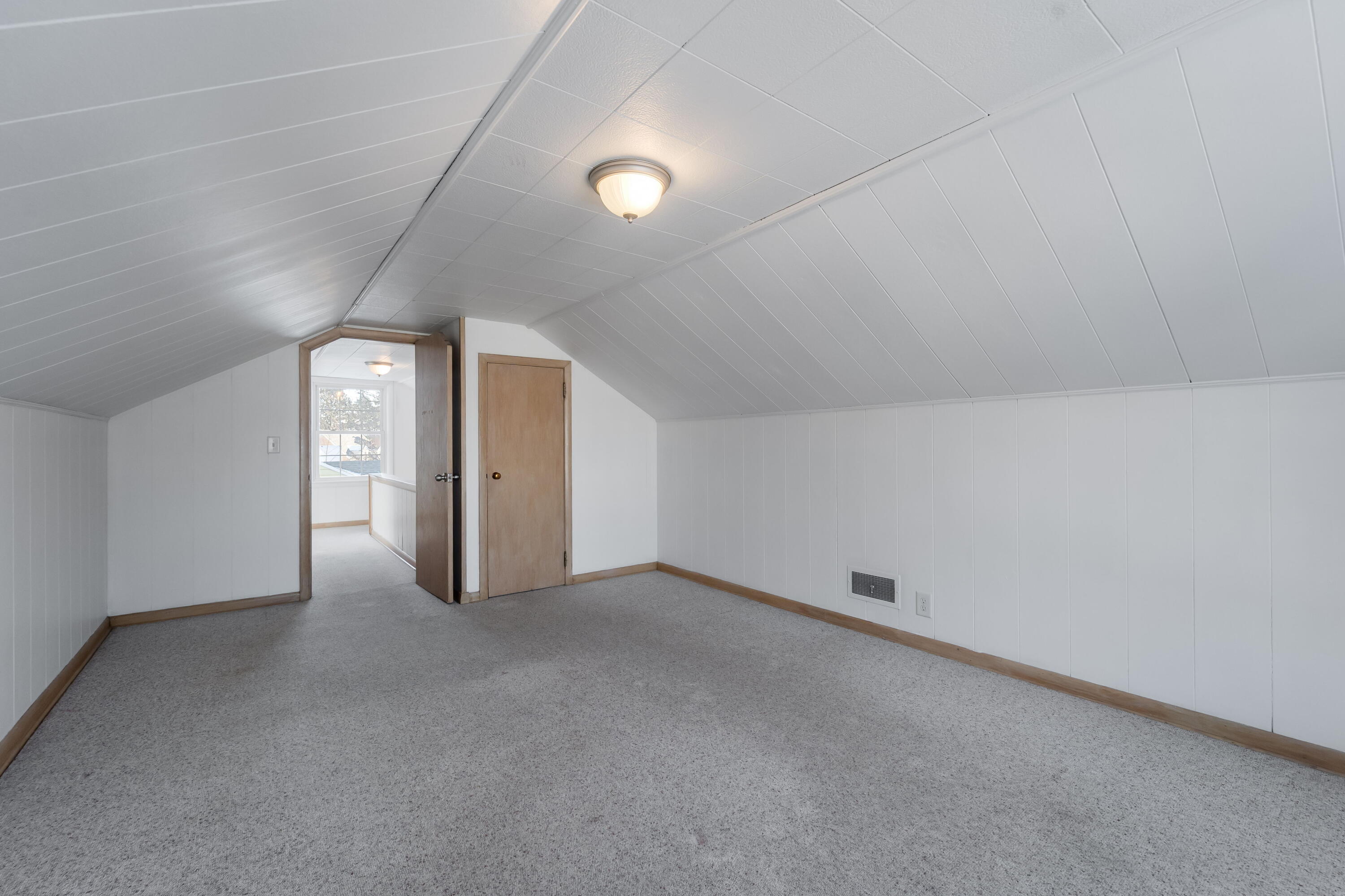 3930 West Portage Street Milwaukee, WI 53209 - Photo 15 of 18 Primary Bedroom