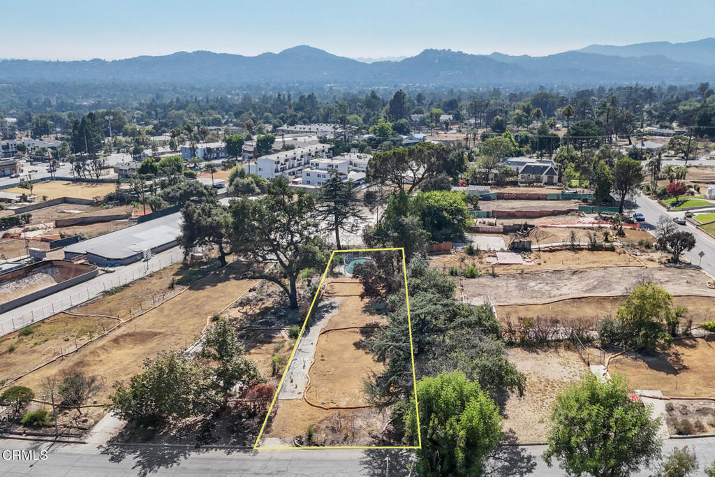 2717 Maiden Lane Altadena, CA 91001 - Photo 4 of 7 a view of a city