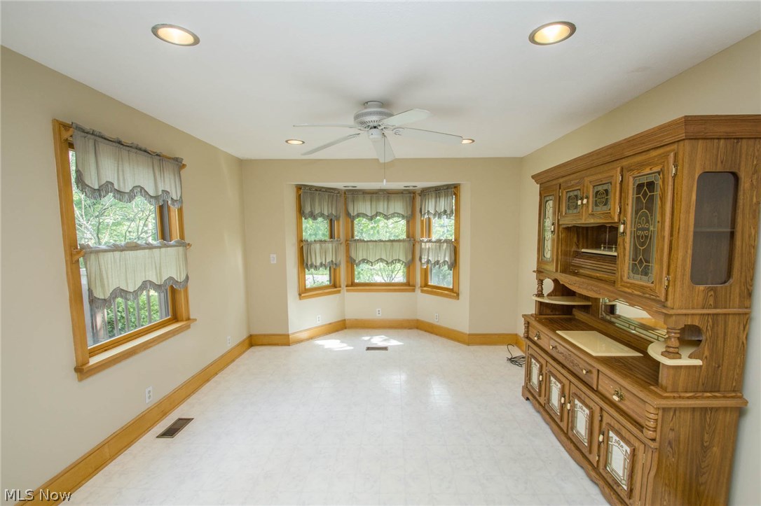 891 Ewart Road Akron, OH 44312 - Photo 9 of 34