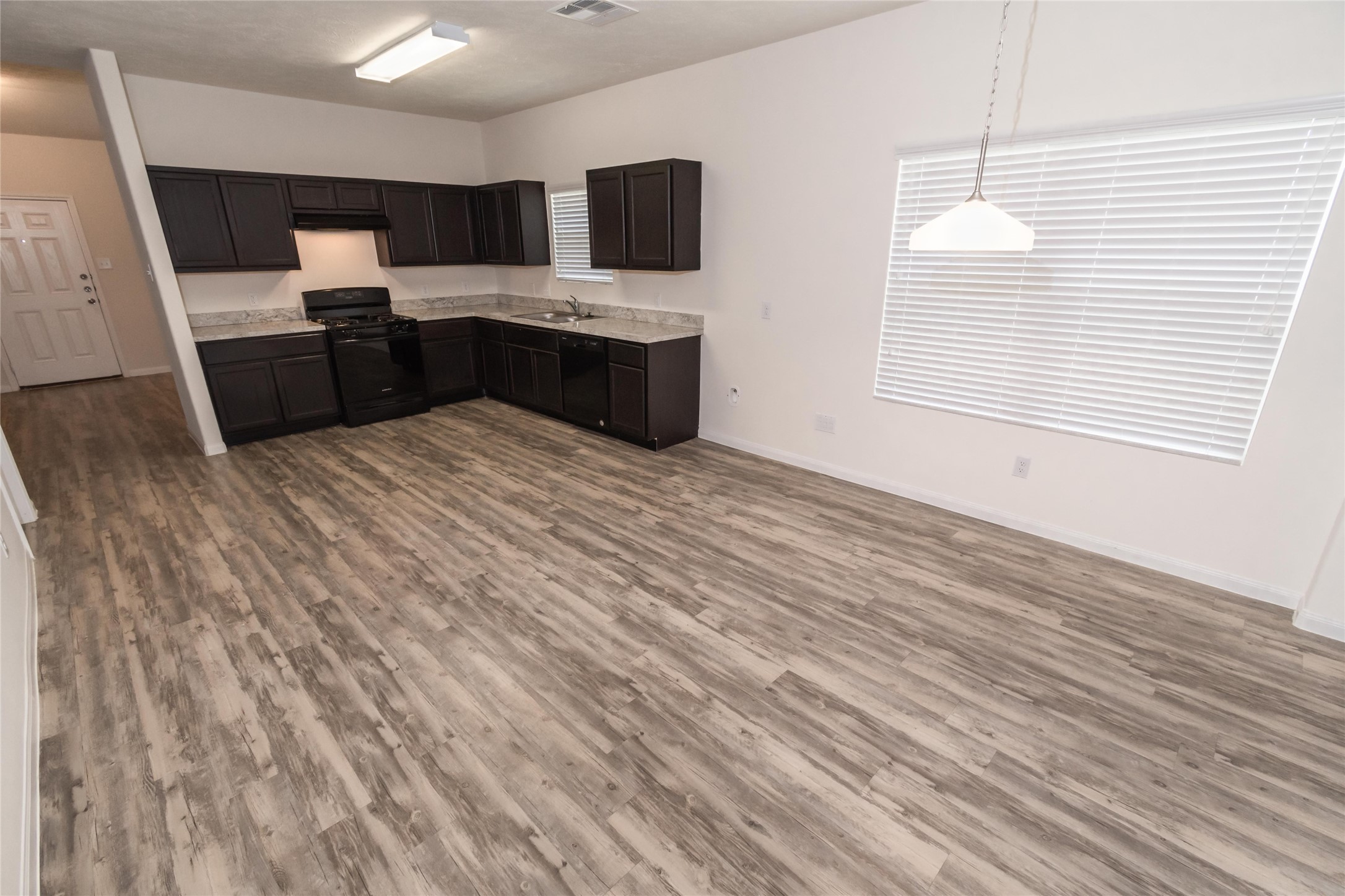 58 Santa Barbara Drive Manvel, TX 77578 - Photo 7 of 12 a room with a bed and flat screen tv
