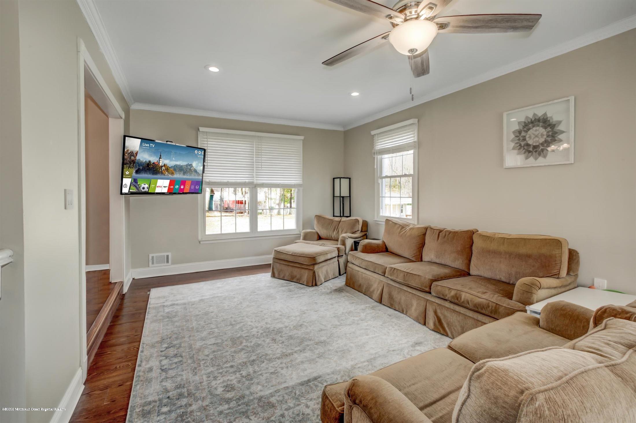113 Johnathan Road Manchester Township, NJ 08759 - Photo 11 of 24 11-Living