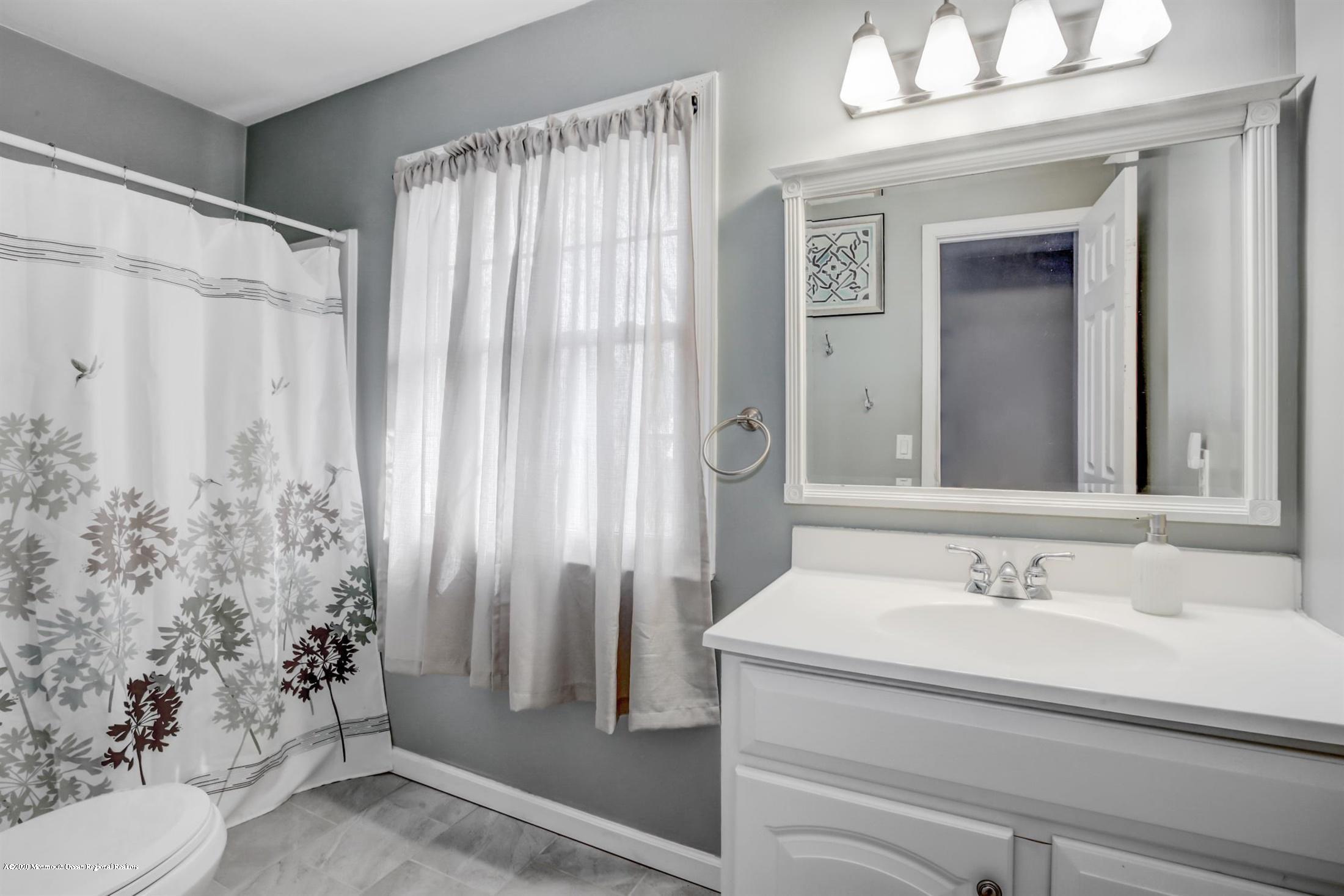 113 Johnathan Road Manchester Township, NJ 08759 - Photo 19 of 24 19-Bathroom