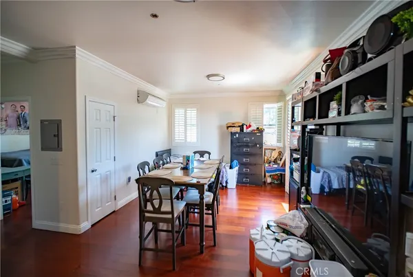 a view of a livingroom with furniture