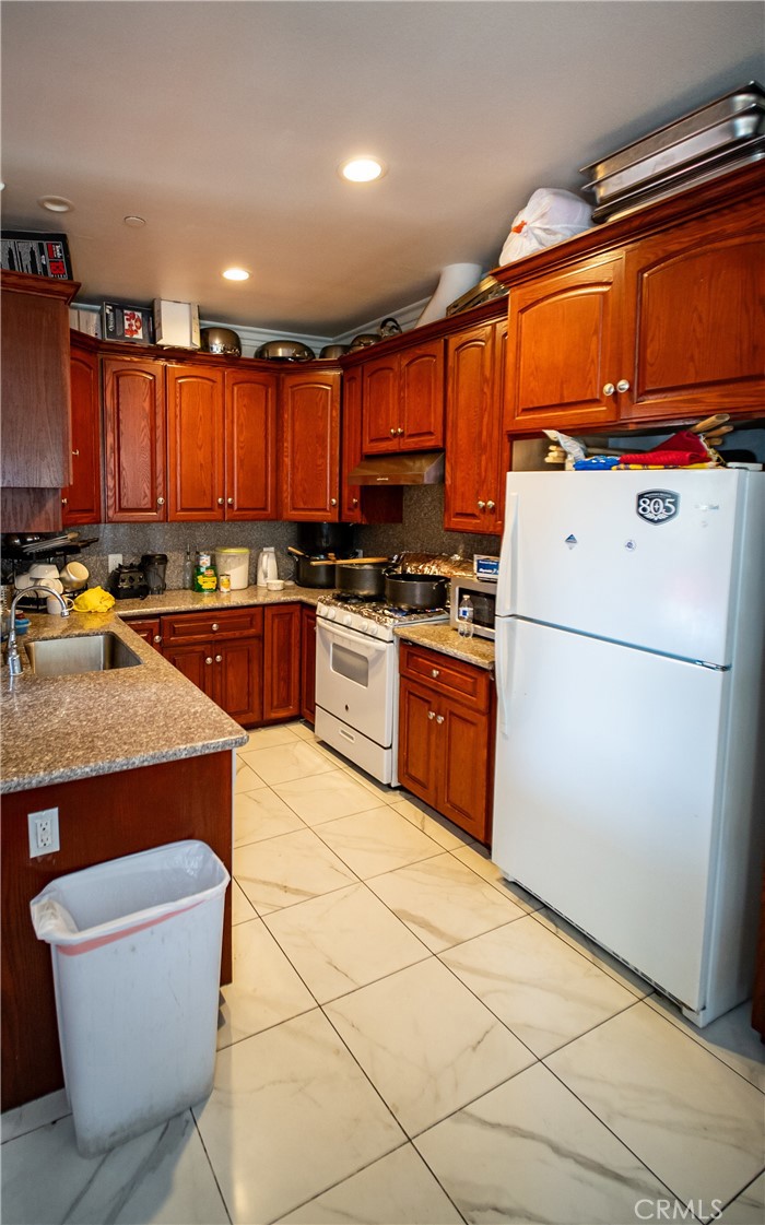 2021 Miramar Street Los Angeles, CA 90057 - Photo 18 of 44