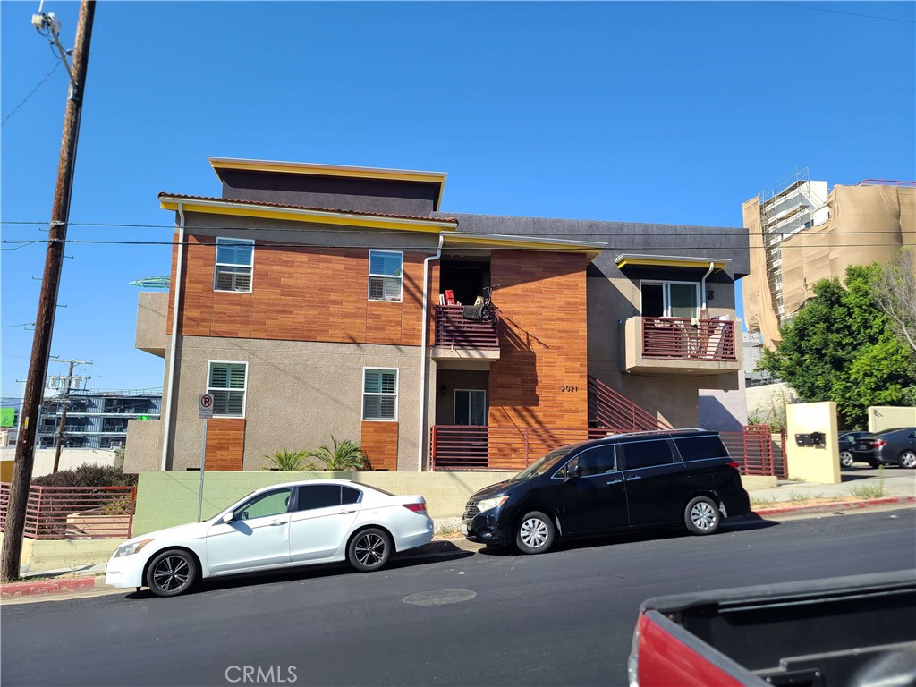 2021 Miramar Street Los Angeles, CA 90057 - Photo 6 of 44