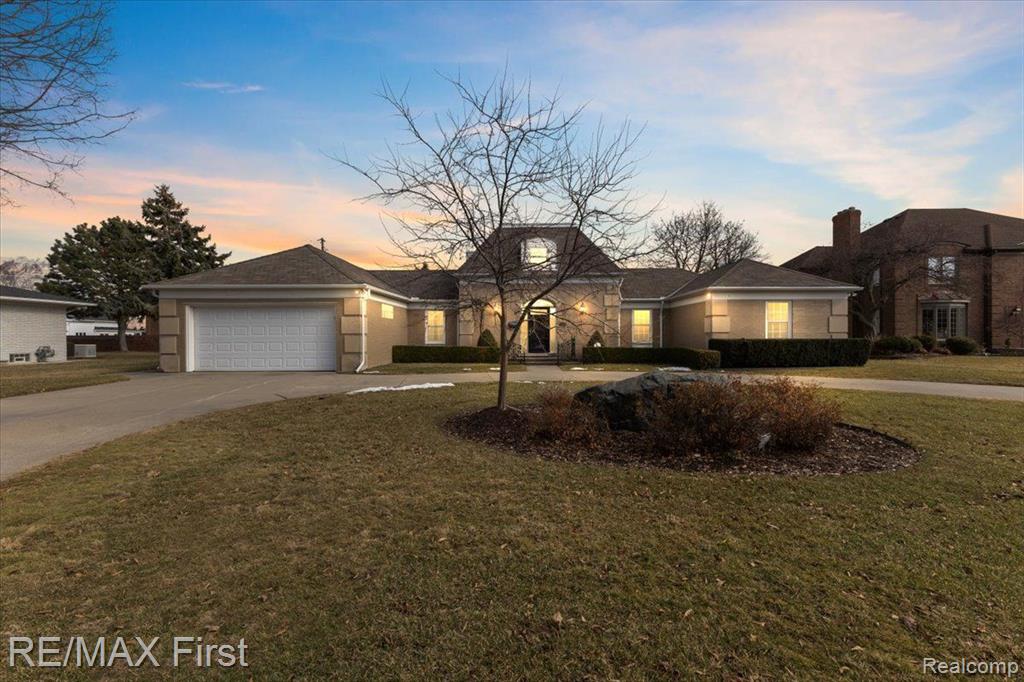 754 Shelden Road Grosse Pointe Shores, MI 48236 - Photo 2 of 44
